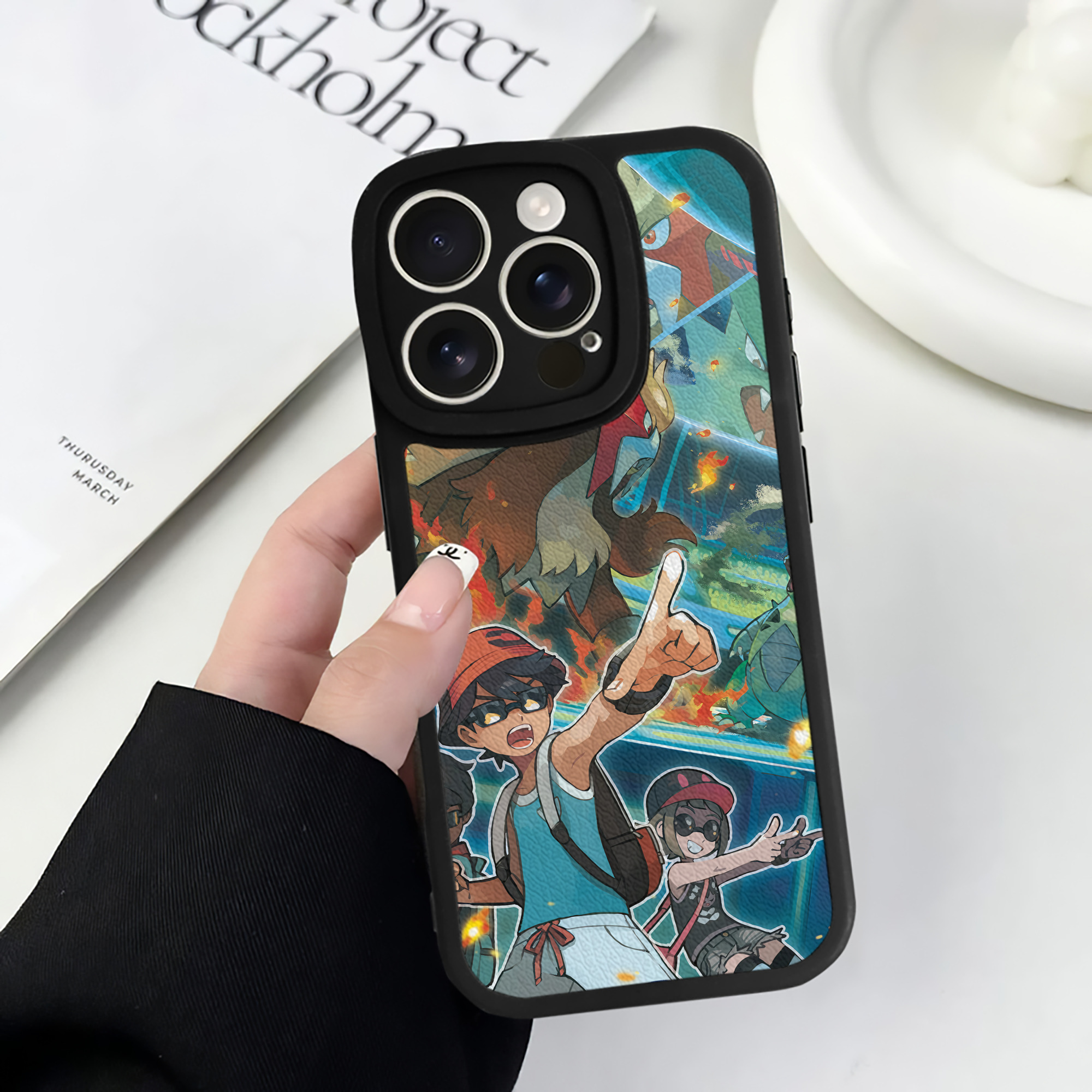 （画像用） ポケットモンスター Pokémon 【iPhone 16シリーズ対応】シリコンスマホケース（レザー調） 材質：シリコン